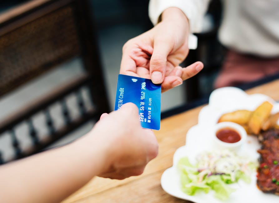 Credit vs Debit Card